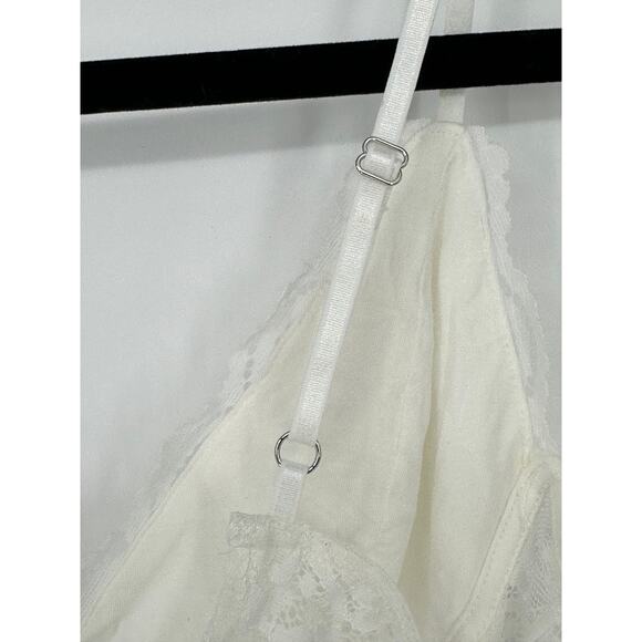 Lulus New! Sultry White Sheer Lace Cutout Bodysuit V-Neckline Sexy Romantic M - Picture 6 of 6